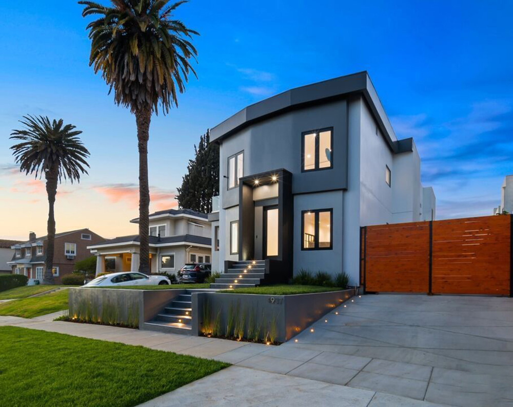 A Residential Project Located in Los Angeles, USA. With Luxury and Stylish Cabinet Highlighting the Interior Decoration of This Villa. 